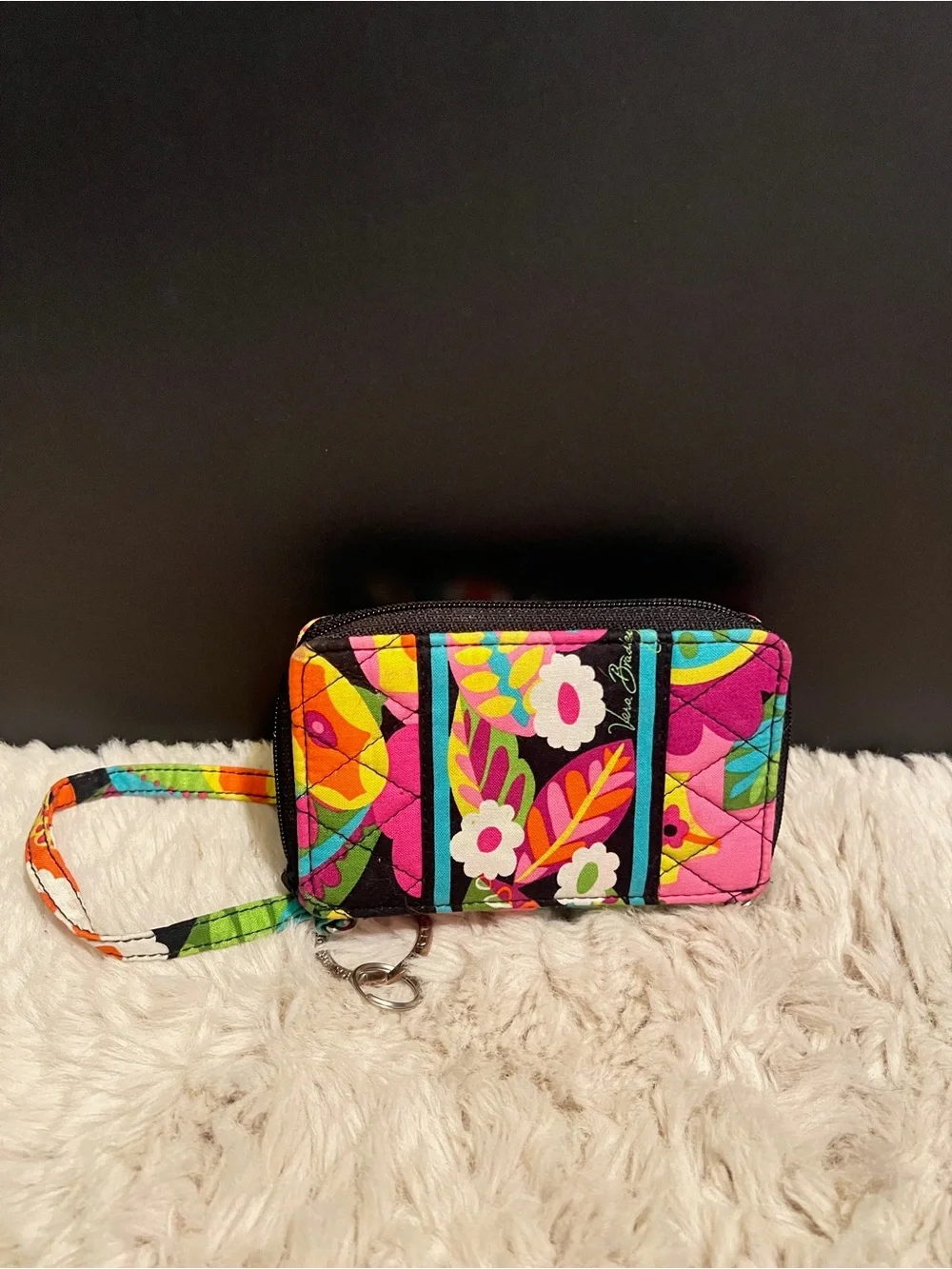 Vera Bradley Va Va Apple Bloom Bright Floral Quilted Phone Wristlet